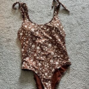Rylee and cru one piece, great quality, only worn twice.